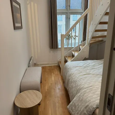 Cozy Budget In Shared Bathroom Oslo